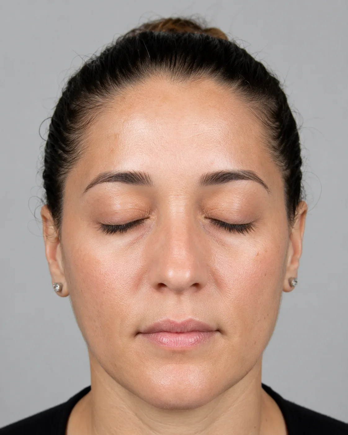 Front expression view used to compare forehead frown and outer eye movement during conversation