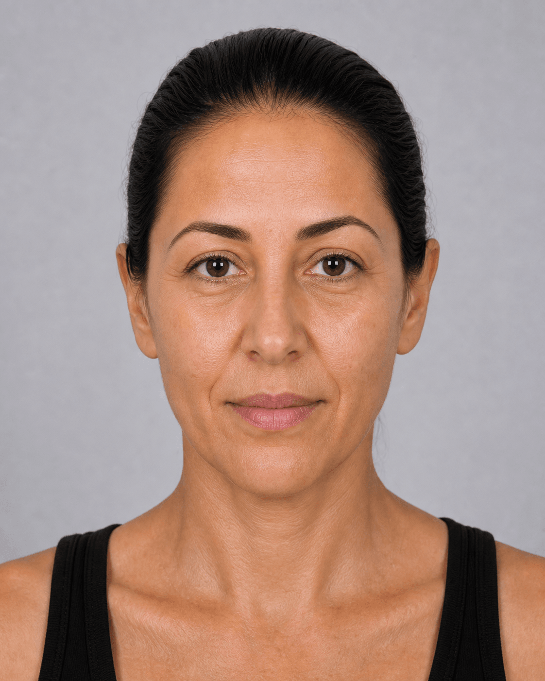Adult woman in a calm lip and lower face assessment image